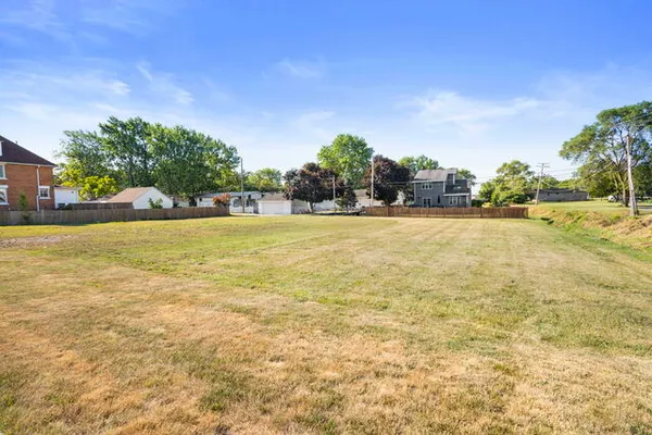 $33,000 | 652 Penfield Street, Beecher, IL 60401
