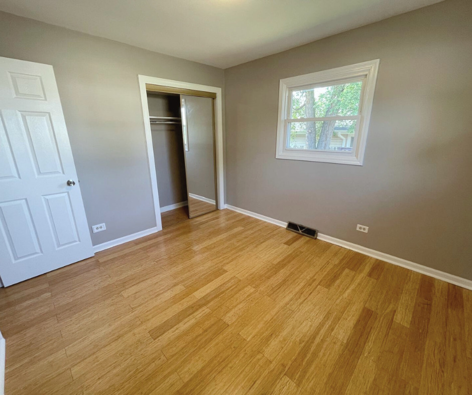 546 Landmeier Road Elk Grove Village, IL 60007 - Photo 14 of 21 Gallery Image 14