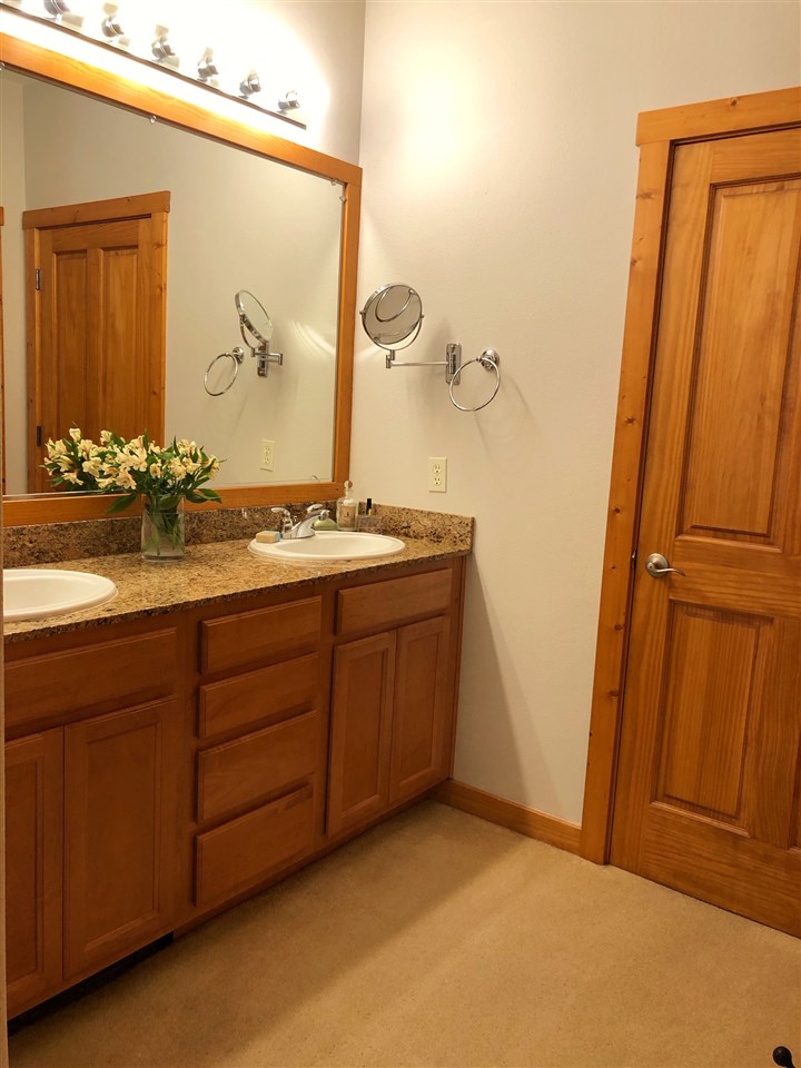 10620 Boulders Road, Unit 1 Truckee, CA 96161 - Photo 4 of 18