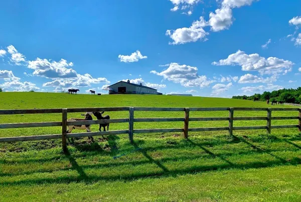 $575,000 | W10708 468th Avenue, Prescott, WI 54021