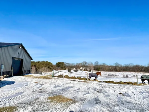 $575,000 | W10708 468th Avenue, Prescott, WI 54021