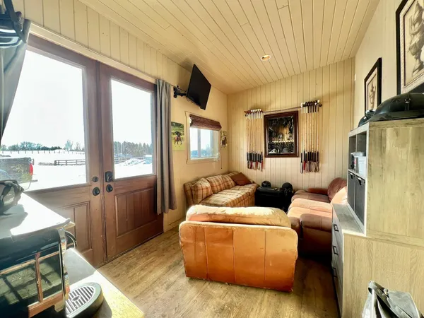 $575,000 | W10708 468th Avenue, Prescott, WI 54021