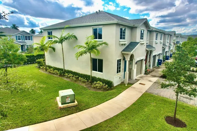 $3,650 | 1202 Northwest 208th Terrace, Unit 1202, Miami Gardens, FL 33169