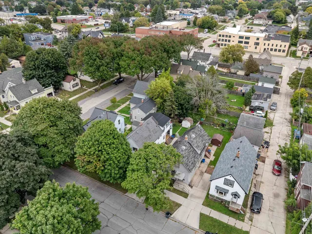 $189,900 | 1325-1327 North 15th Street, Sheboygan, WI 53081