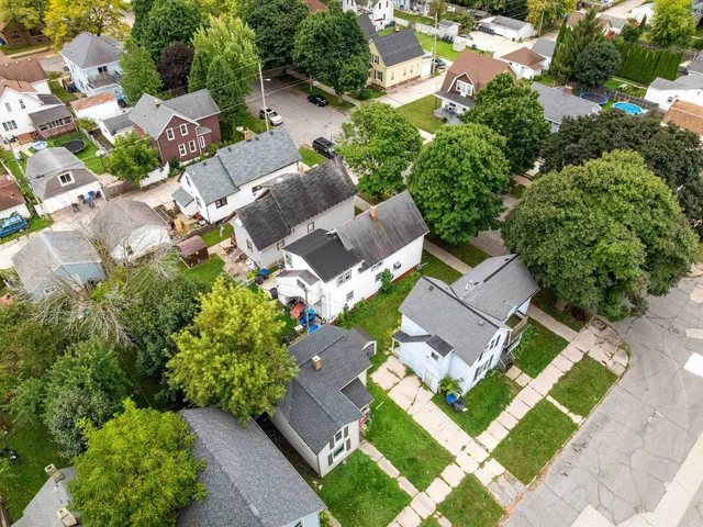 $189,900 | 1325-1327 North 15th Street, Sheboygan, WI 53081