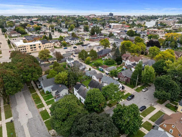 $189,900 | 1325-1327 North 15th Street, Sheboygan, WI 53081