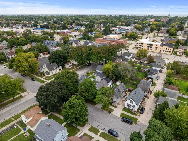 $189,900 | 1325-1327 North 15th Street, Sheboygan, WI 53081