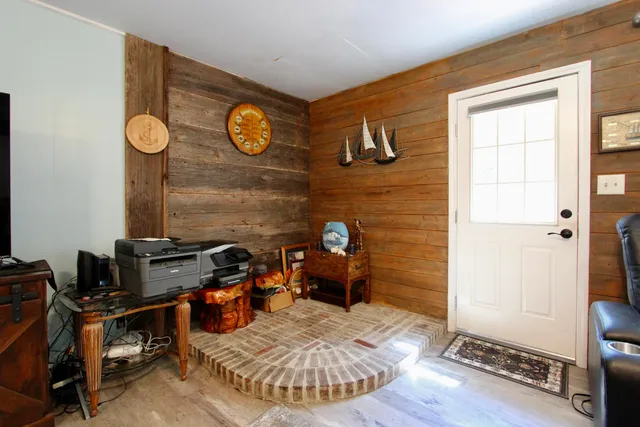 a close view of sink and tap