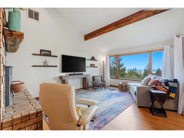 $939,900 | 21645 Southwest McCormick Hill Road, Hillsboro, OR 97123