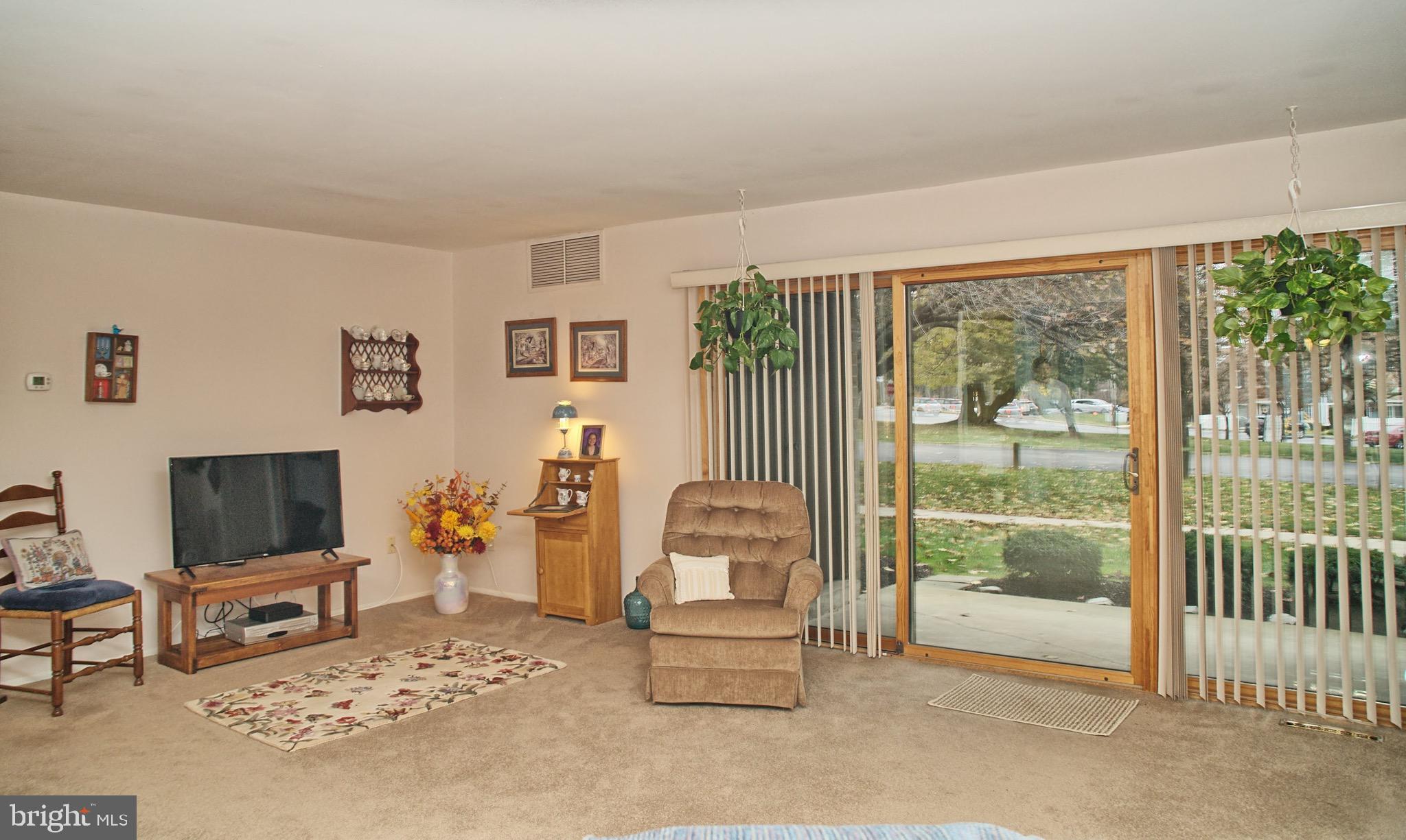 1404 Raintree Lane Malvern, PA 19355 - Photo 2 of 12 Gallery Image 2