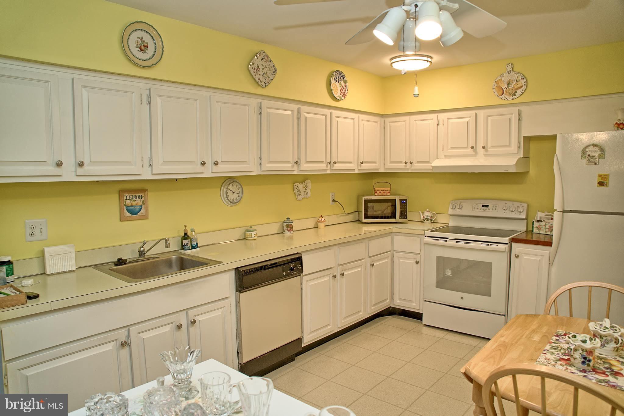 1404 Raintree Lane Malvern, PA 19355 - Photo 3 of 12 Gallery Image 3