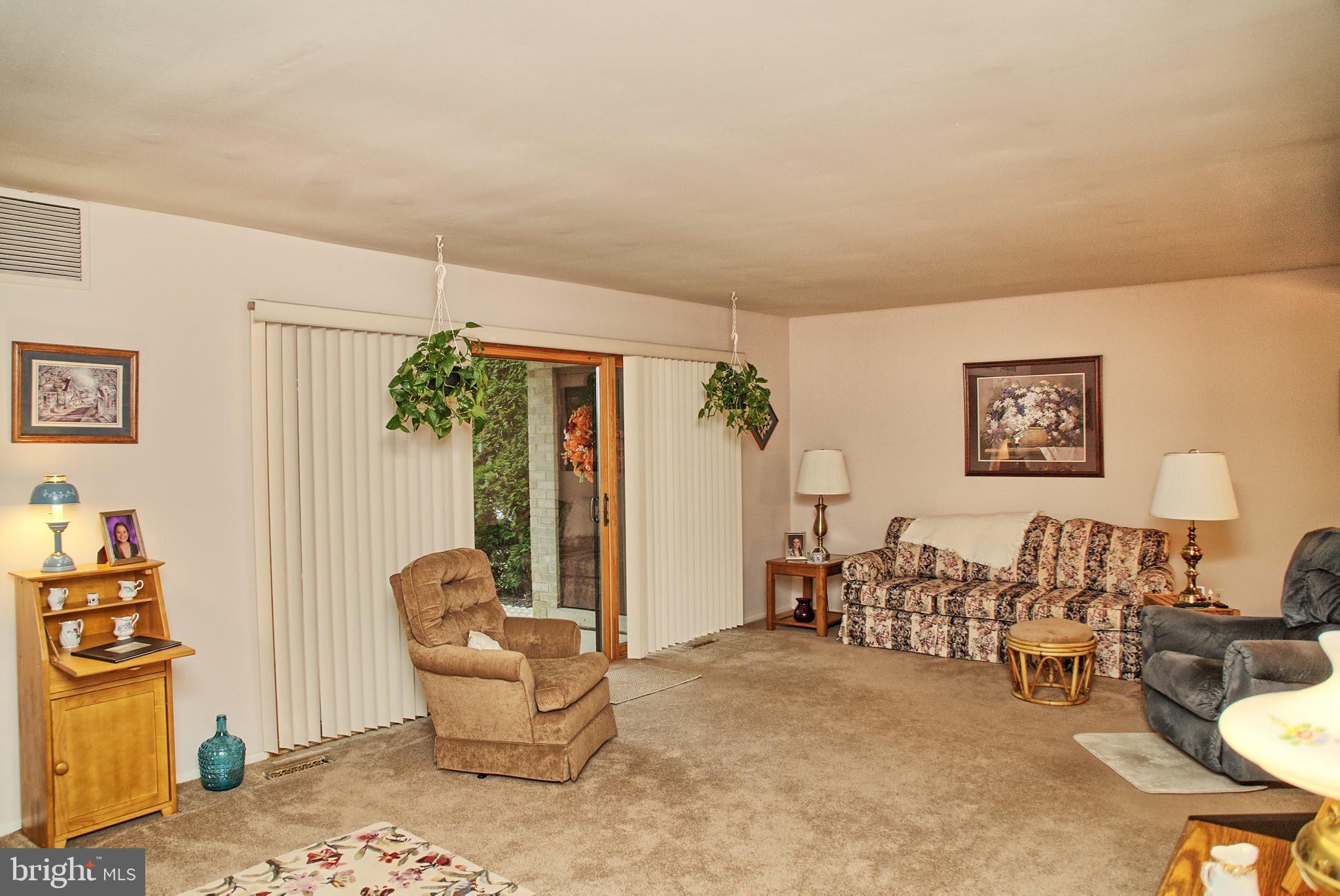 1404 Raintree Lane Malvern, PA 19355 - Photo 4 of 12 Gallery Image 4