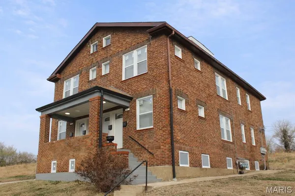 $325,000 | 1401 East Prairie Avenue, St. Louis, MO 63107