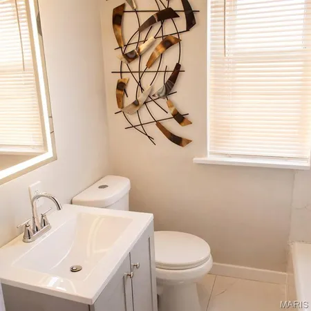 $325,000 | 1401 East Prairie Avenue, St. Louis, MO 63107