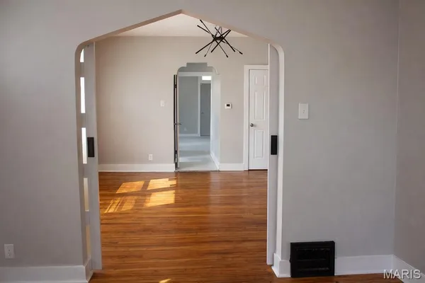 $325,000 | 1401 East Prairie Avenue, St. Louis, MO 63107