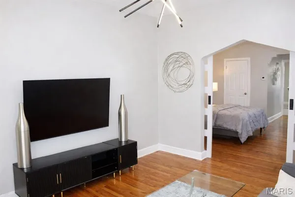 $325,000 | 1401 East Prairie Avenue, St. Louis, MO 63107