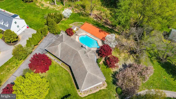 $949,000 | 5 Lochview Court, Lutherville-Timonium, MD 21093