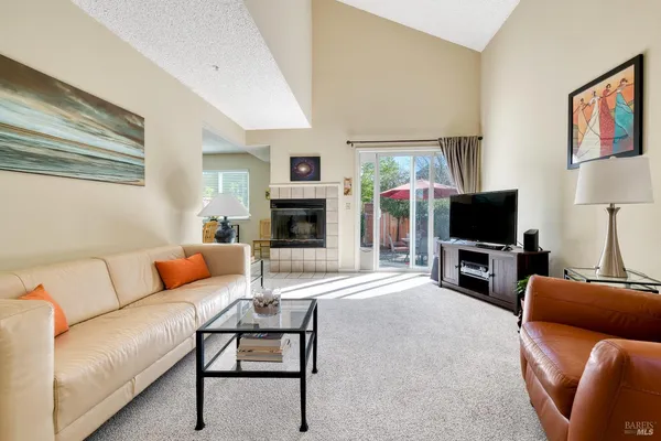 $575,000 | 30 Regents Circle, Rohnert Park, CA 94928