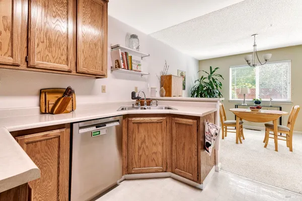 $575,000 | 30 Regents Circle, Rohnert Park, CA 94928