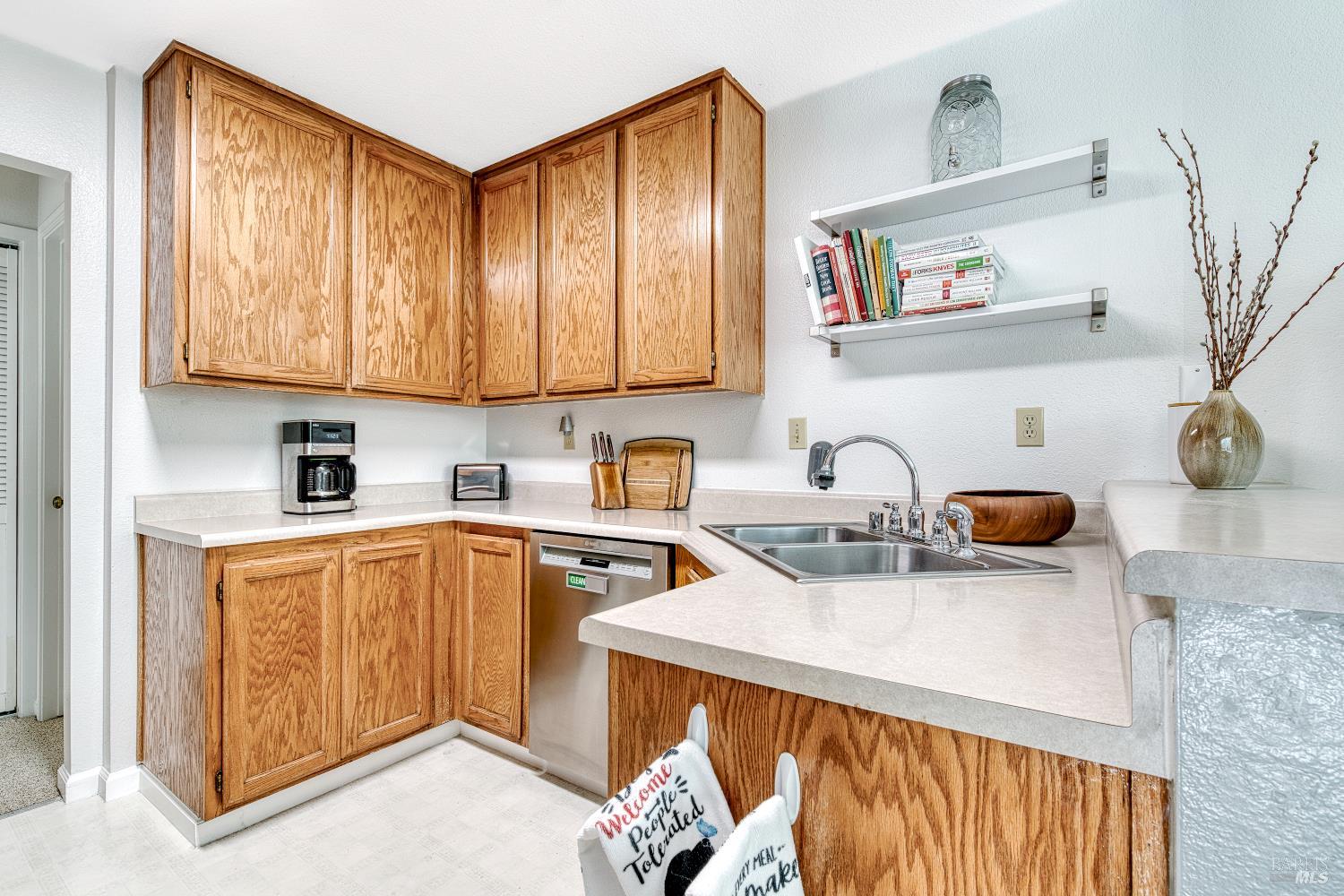 30 Regents Circle Rohnert Park, CA 94928 - Photo 17 of 43