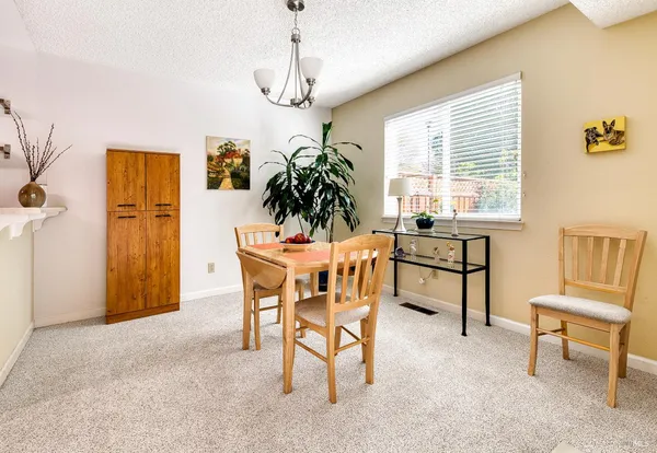 $575,000 | 30 Regents Circle, Rohnert Park, CA 94928