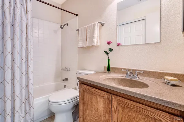 $575,000 | 30 Regents Circle, Rohnert Park, CA 94928