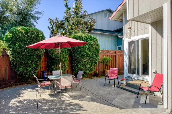 $575,000 | 30 Regents Circle, Rohnert Park, CA 94928