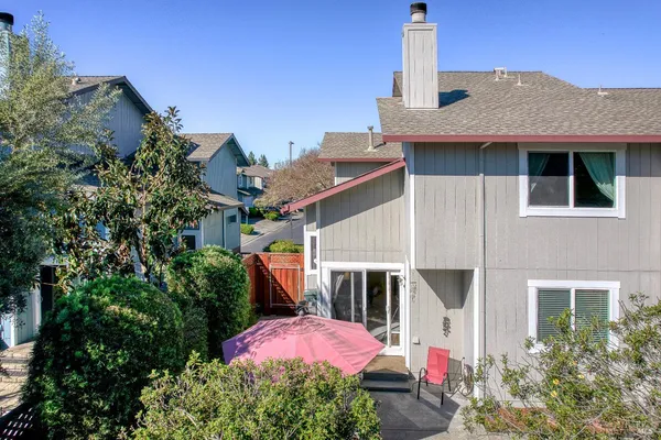 $575,000 | 30 Regents Circle, Rohnert Park, CA 94928