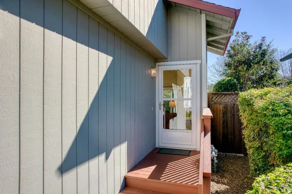 $575,000 | 30 Regents Circle, Rohnert Park, CA 94928