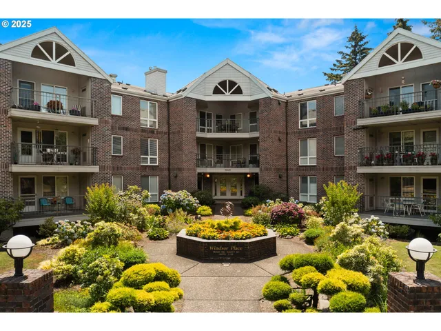 $299,000 | 15420 Northeast Knott Street, Unit 2, Portland, OR 97230