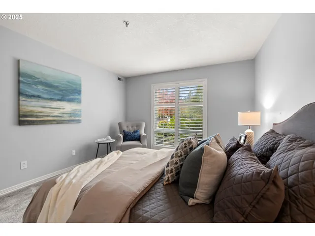 $299,000 | 15420 Northeast Knott Street, Unit 2, Portland, OR 97230