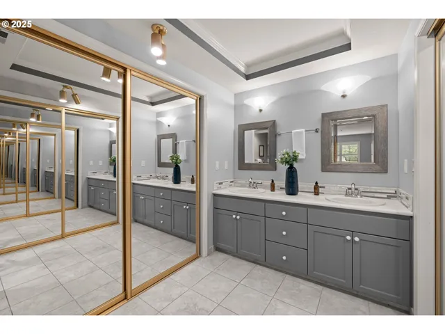 $299,000 | 15420 Northeast Knott Street, Unit 2, Portland, OR 97230