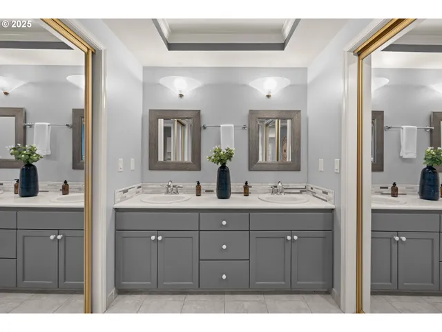 $299,000 | 15420 Northeast Knott Street, Unit 2, Portland, OR 97230