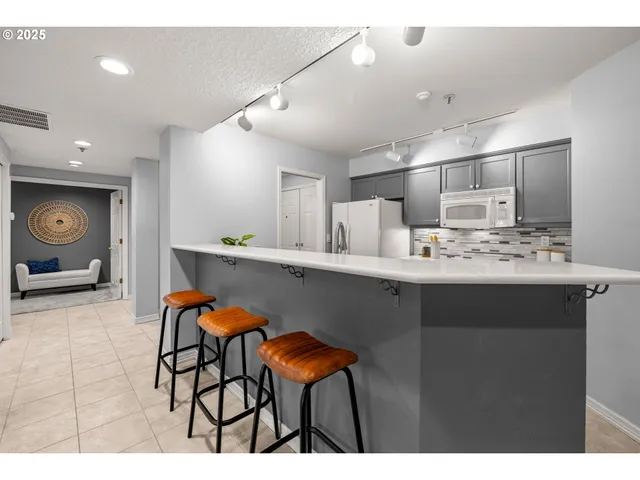 $299,000 | 15420 Northeast Knott Street, Unit 2, Portland, OR 97230