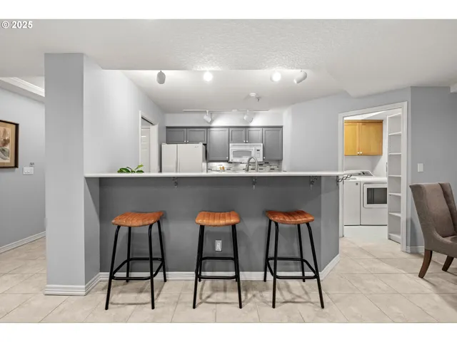 $299,000 | 15420 Northeast Knott Street, Unit 2, Portland, OR 97230