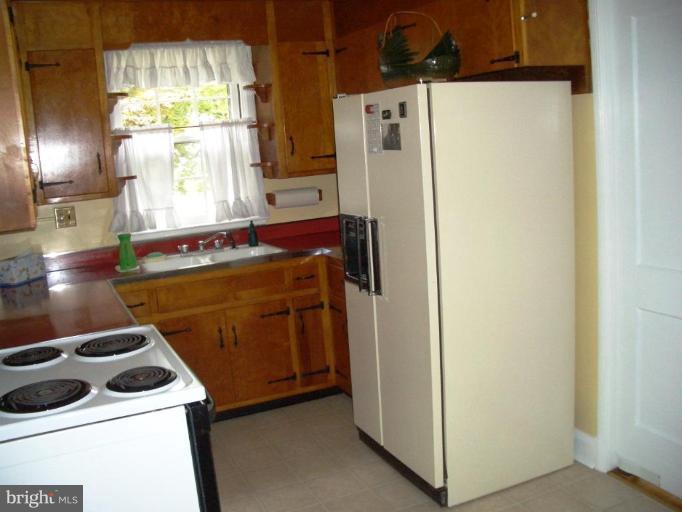 1421 Glendale Road Baltimore, MD 21239 - Photo 7 of 18 Kitchen #2