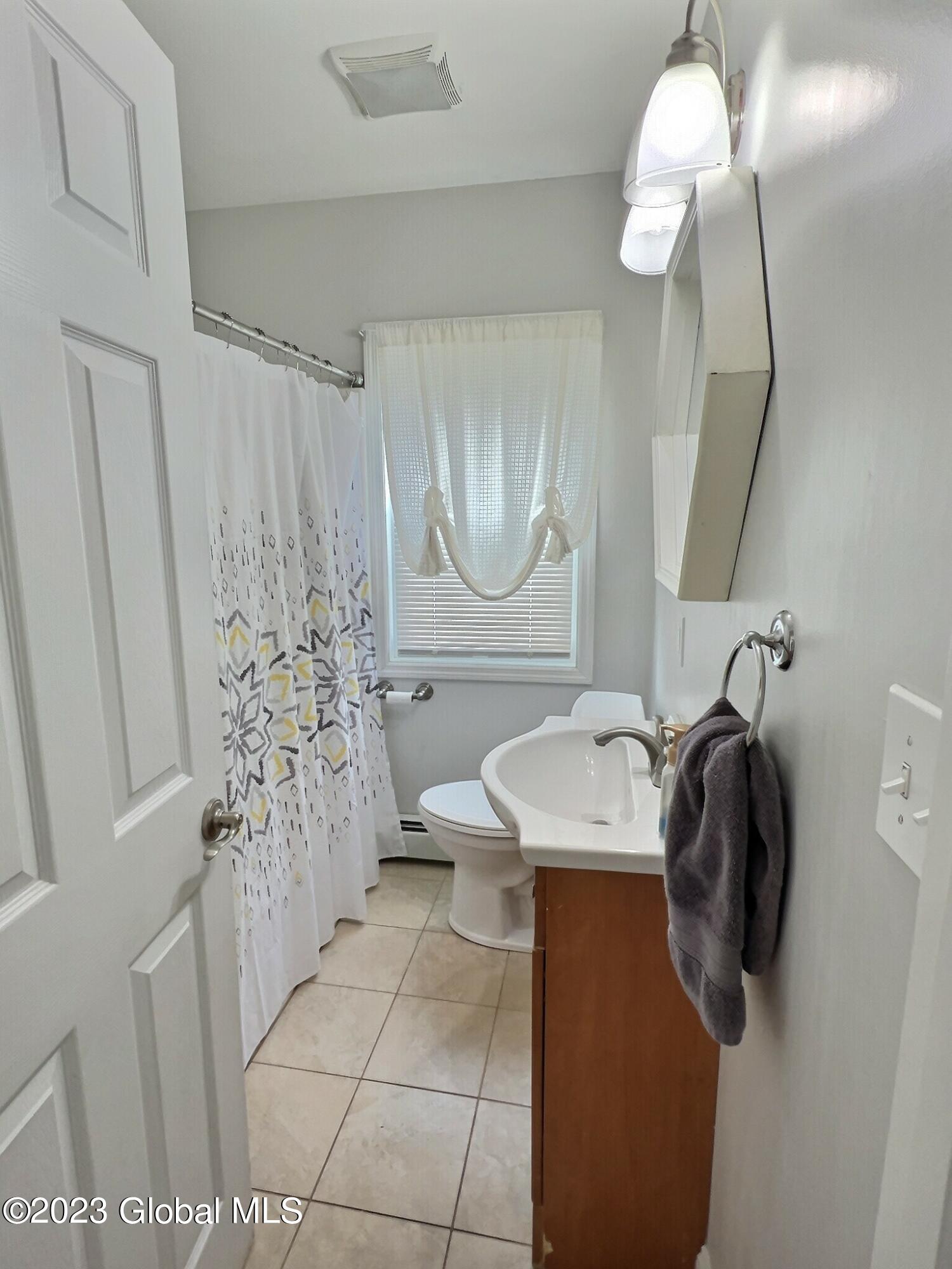 2045 Careleon Road Rotterdam, NY 12303 - Photo 29 of 40 exposio_128286272