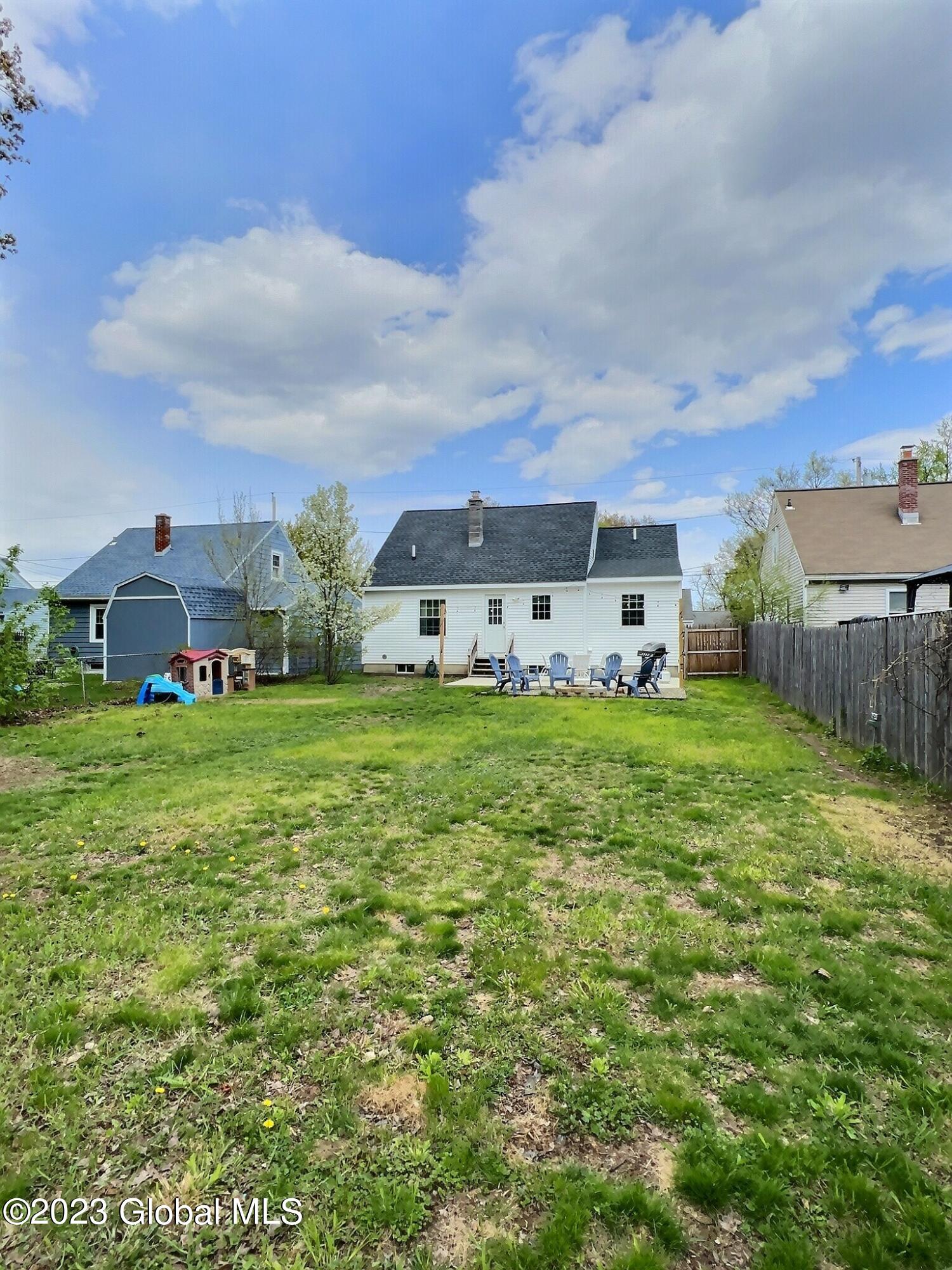 2045 Careleon Road Rotterdam, NY 12303 - Photo 36 of 40 exposio_128286408