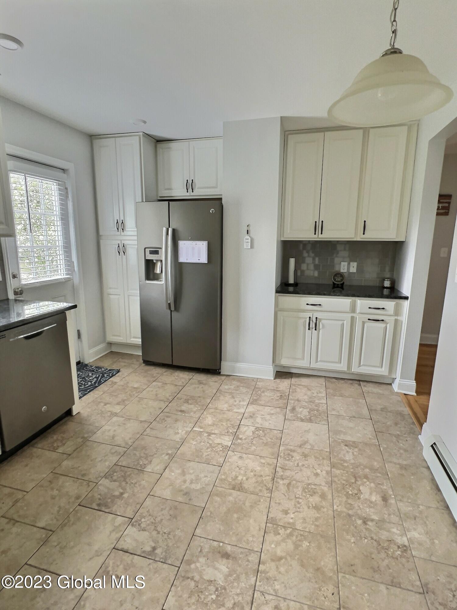 2045 Careleon Road Rotterdam, NY 12303 - Photo 6 of 40 exposio_128286375
