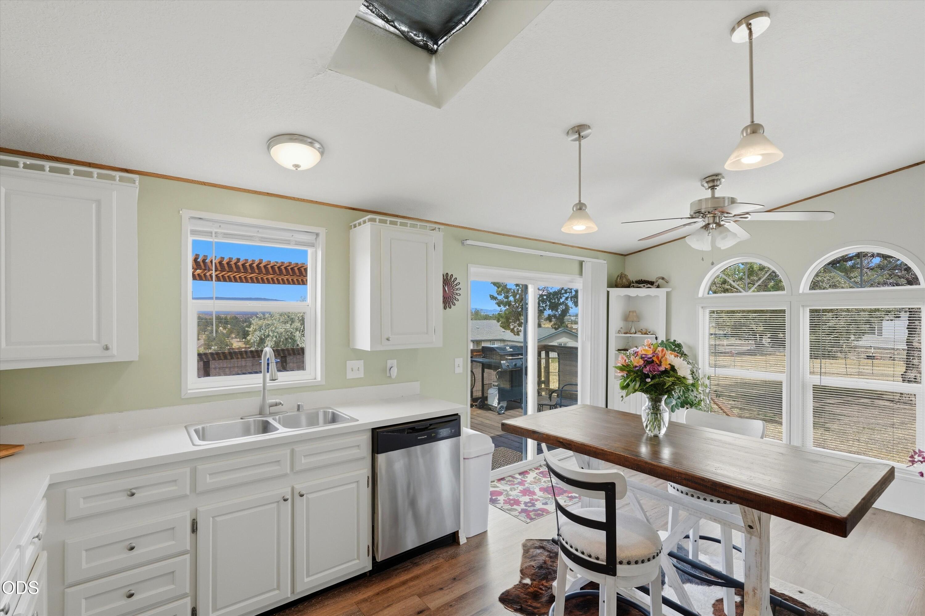 10711 Southwest Shad Road Terrebonne, OR 97760 - Photo 6 of 33