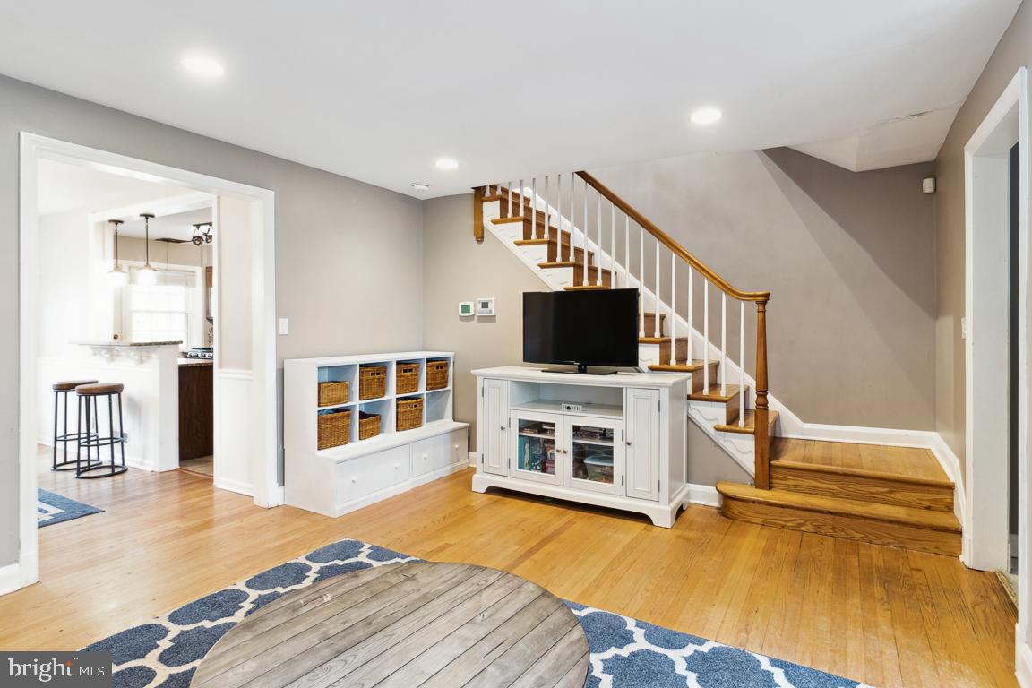 336 Whitfield Road Catonsville, MD 21228 - Photo 7 of 55