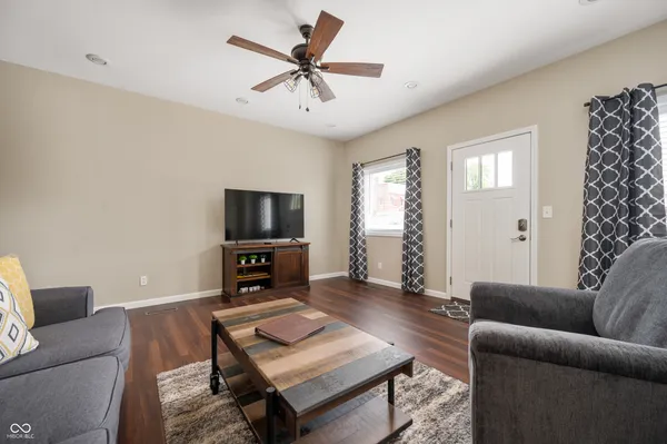 $225,000 | 16 North Washington Street, Knightstown, IN 46148