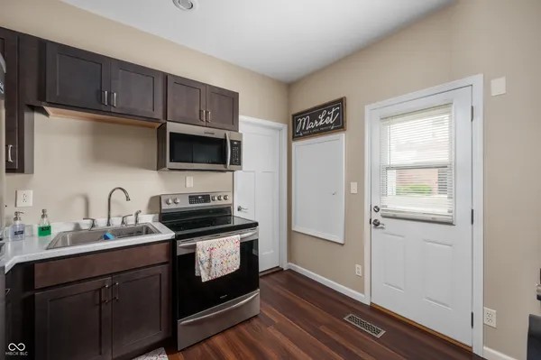 $225,000 | 16 North Washington Street, Knightstown, IN 46148