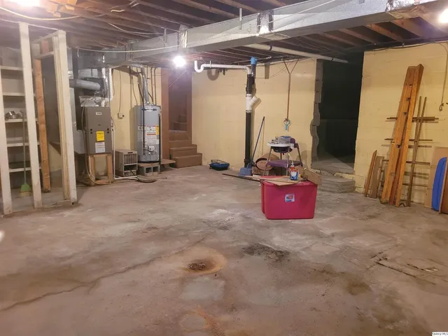 a view of utility room