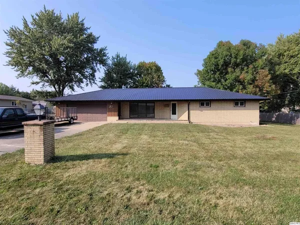 $187,500 | 3 Lynn-Rose Heights Drive, Mount Sterling, IL 62353
