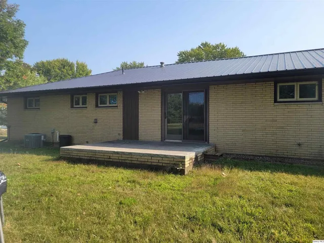$150,000 | 3 Lynn-Rose Heights Drive, Mount Sterling, IL 62353