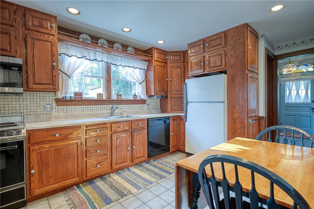 517 Callery Road Cranberry Township, PA 16066 - Photo 7 of 25 Gallery Image 7