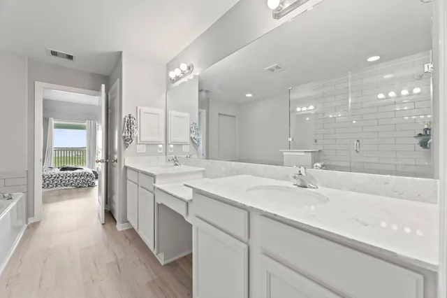 $375,000 | 709 North Bayshore Drive, La Porte, TX 77571