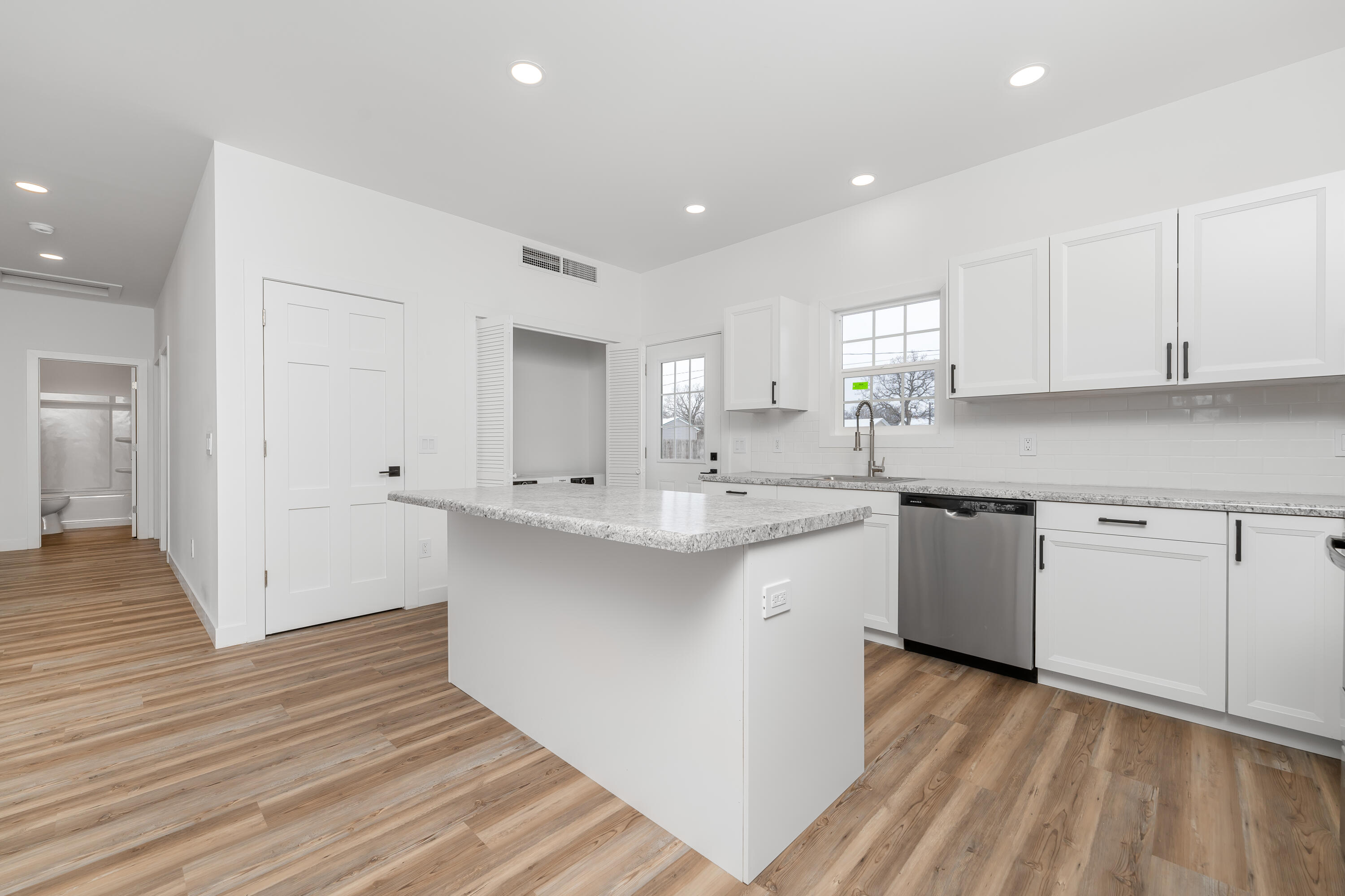 129 Middle Street Three Rivers, MI 49093 - Photo 7 of 15 DSC00293