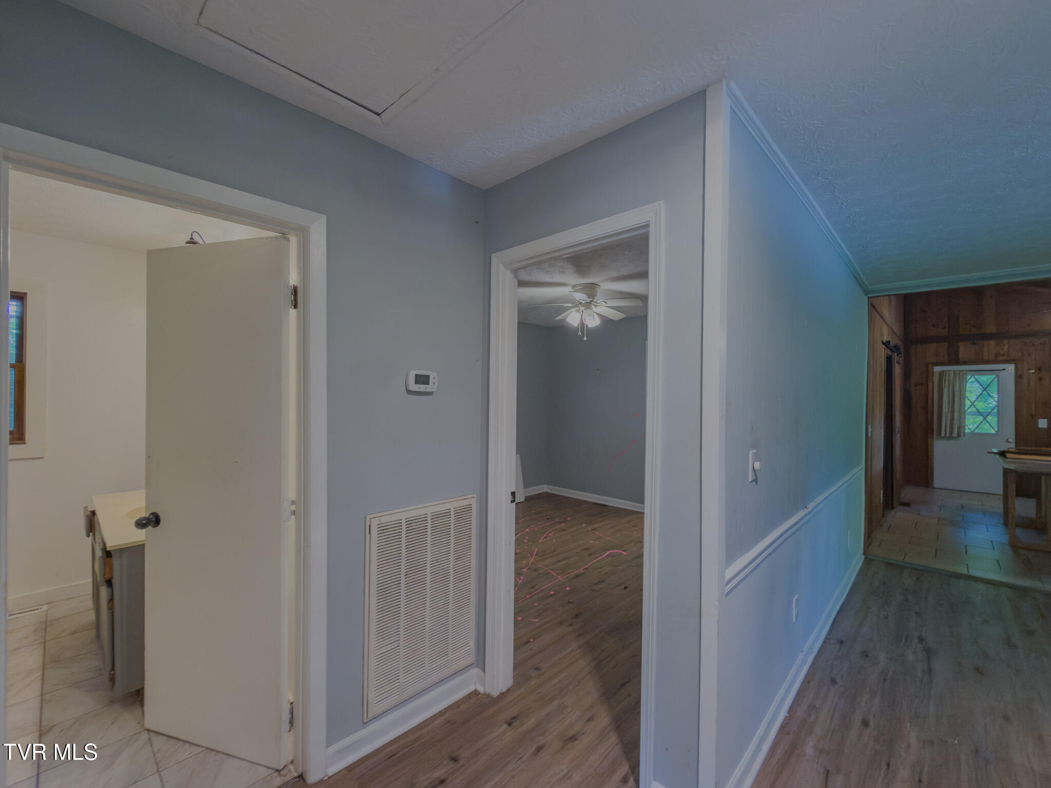 106 Arwood Hill Road Hampton, TN 37658 - Photo 5 of 25 IMG_6134